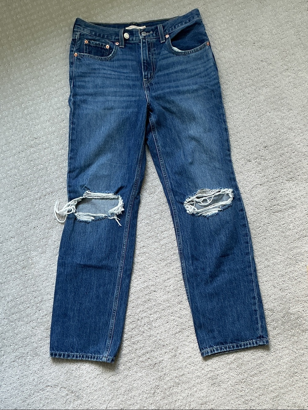 Women's Levi’s size 28 Low Pro Straight-Leg Distressed Jeans - Dark Blue